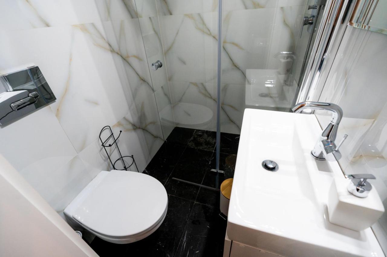 Guest Studio Apartment Brasov Ngoại thất bức ảnh